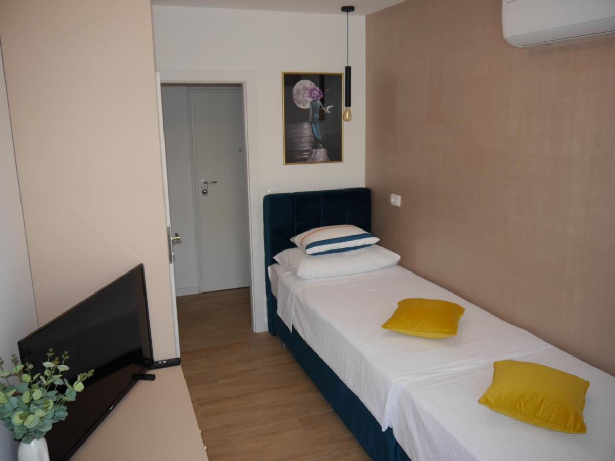 Apartment "Mon Ami" Trogir Eksteriør billede